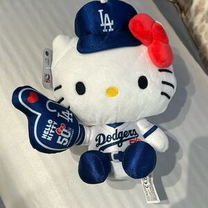 Dodgers Hello Kitty 2024 plush! 💙